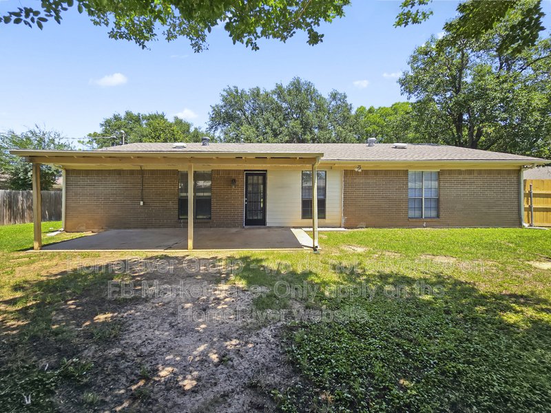Pet Friendly | Fenced Yard | Fridge Included property image