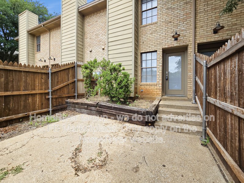 2 BR Duplex | Fenced Yard | Fridge, Washer, and Dryer | property image