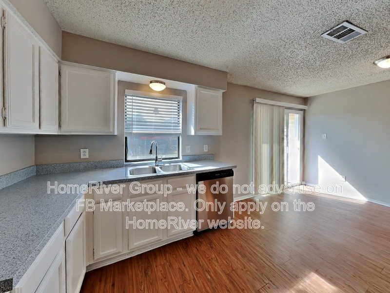 1105 Geneva Ct property image