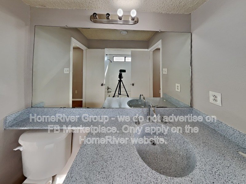 1105 Geneva Ct property image