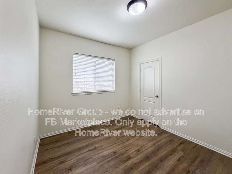 4 BR Home | Lantana Golf Course | Fireplace property image