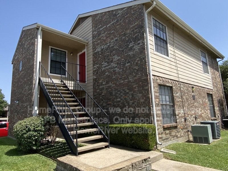 Fridge Included | Community Pool | Water & Gas Included. property image
