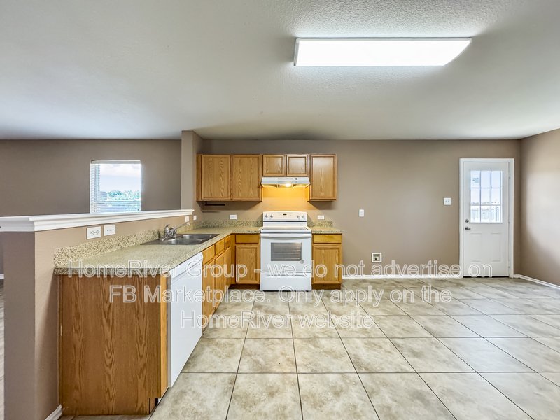 4 Bedroom | Large Backyard | Pet-Friendly property image