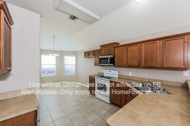 Available Now | Pets Welcome | Fridge Included property image