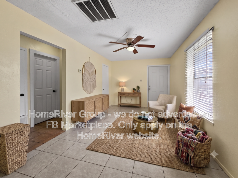 Cozy 2BR Duplex | FRIDGE | No Carpet. property image