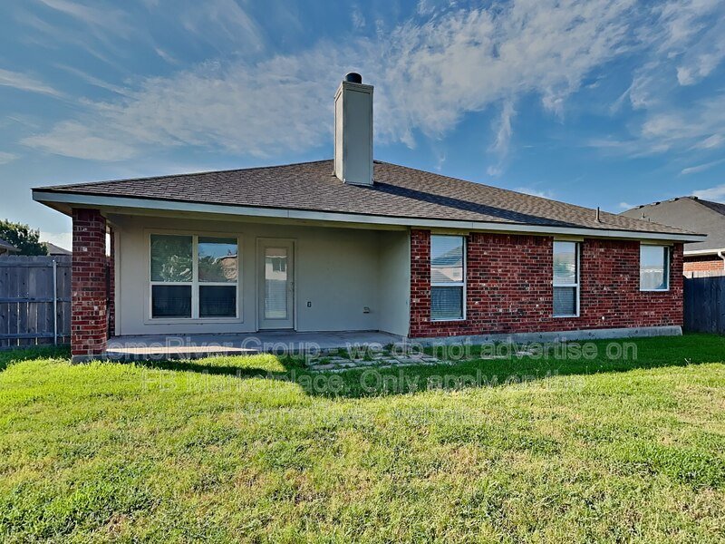 4 BR Home | Fireplace | Fenced Yard property image
