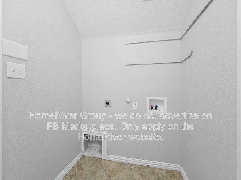Available Now | Pets Welcome | Cozy Fireplace property image