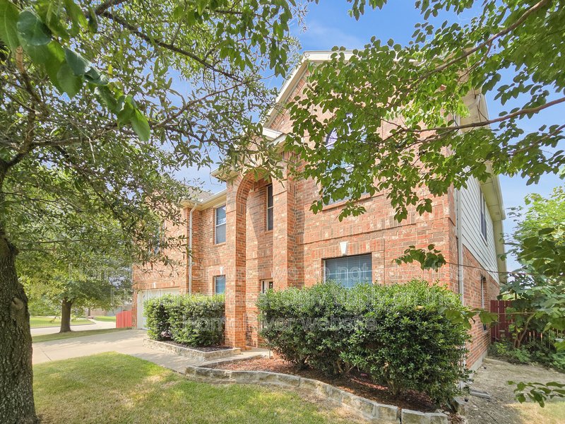 Available Now | Pets Welcome | Cozy Fireplace property image
